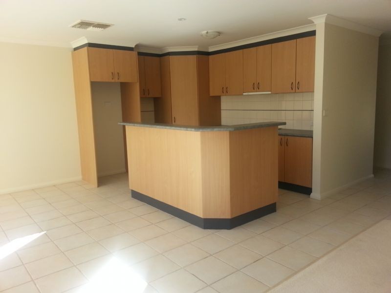 2/107 THE BOULEVARD, Shepparton VIC 3630