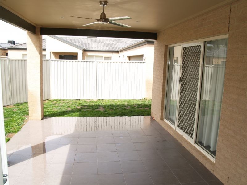 1/11 CURLEW PLACE, Shepparton VIC 3630