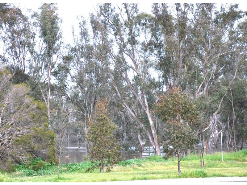 5 THE BOULEVARD, Shepparton VIC 3630