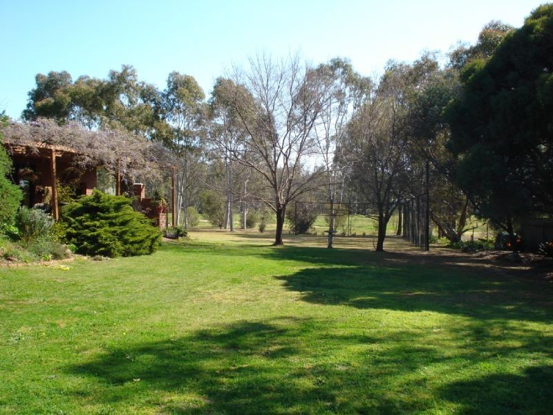 5 THE BOULEVARD, Shepparton VIC 3630