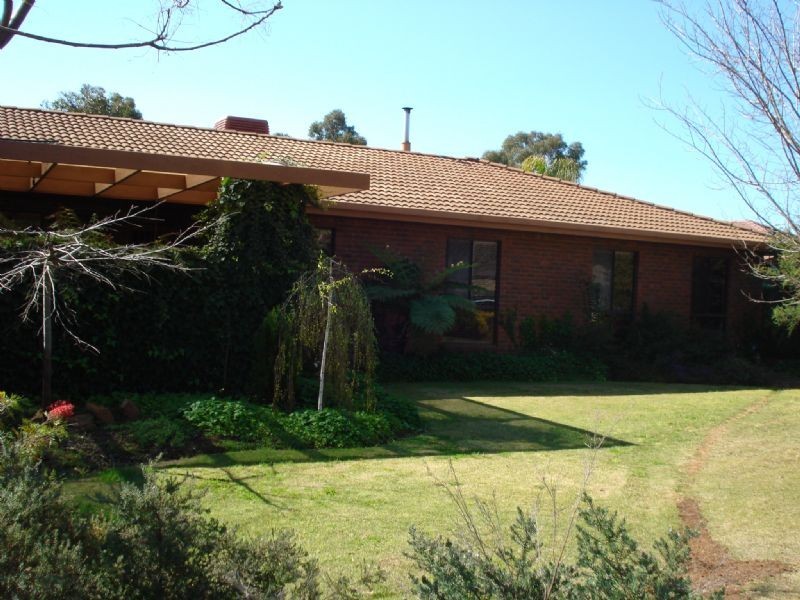5 THE BOULEVARD, Shepparton VIC 3630
