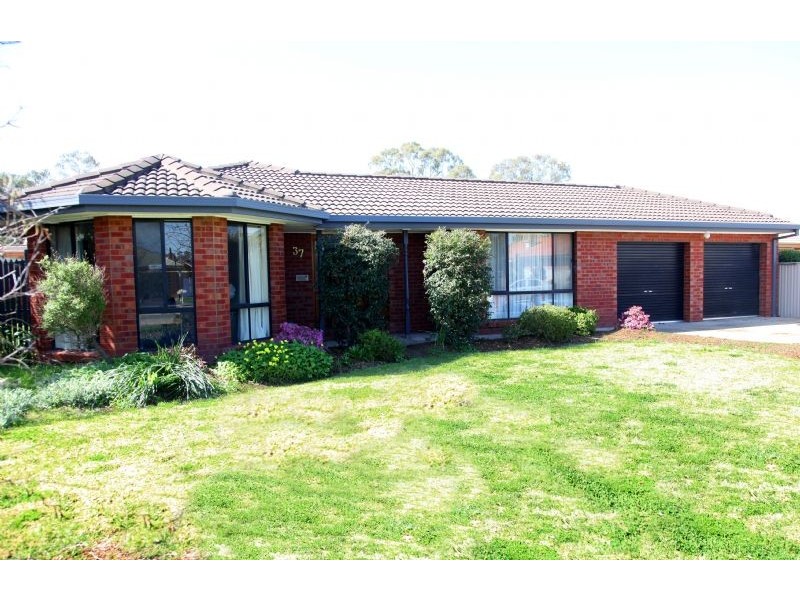 37 SILVAN CRESCENT, Kialla VIC 3631