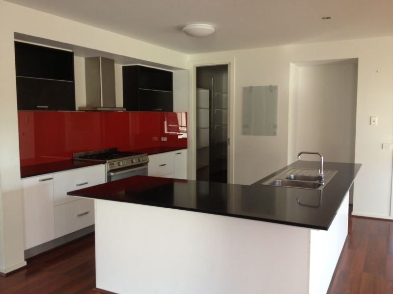 15 BRAMBUCK AVE, Kialla VIC 3631