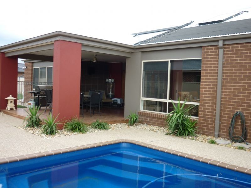 15 BRAMBUCK AVE, Kialla VIC 3631