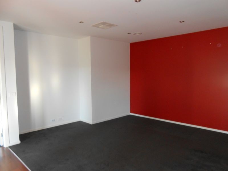 15 BRAMBUCK AVE, Kialla VIC 3631