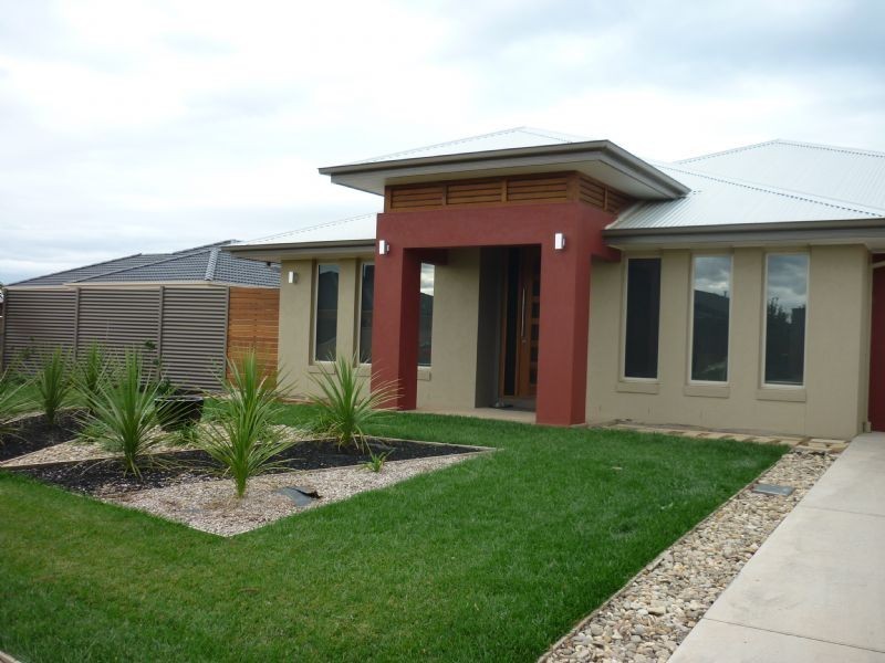 15 BRAMBUCK AVE, Kialla VIC 3631