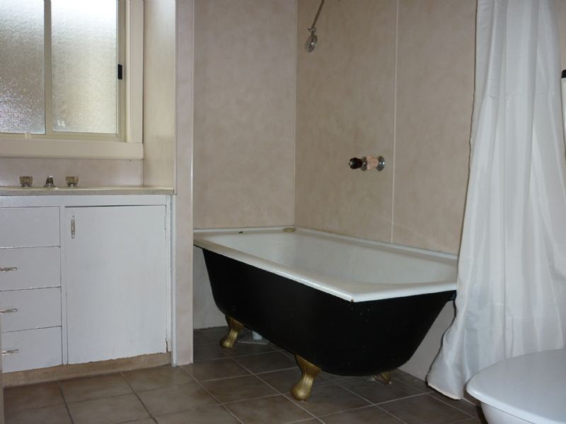 40 GRANTHORN ST, Shepparton VIC 3630