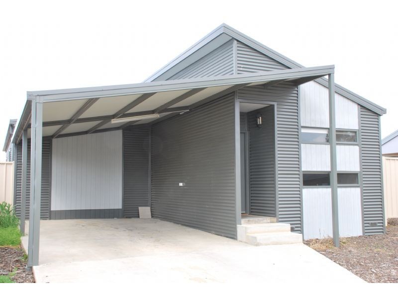 8 STRAUSS AVE, Shepparton VIC 3630