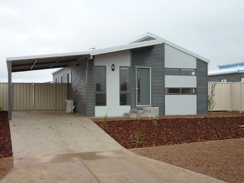 8 STRAUSS AVE, Shepparton VIC 3630