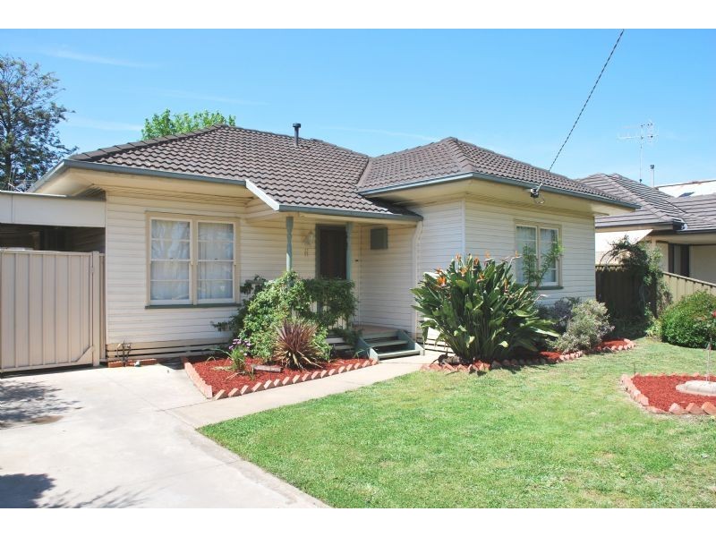 11 Toolamba Road, Mooroopna VIC 3629