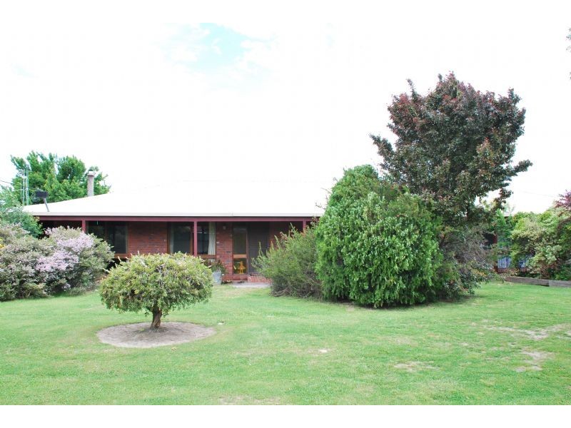 10 FOWLER STREET, Tallygaroopna VIC 3634