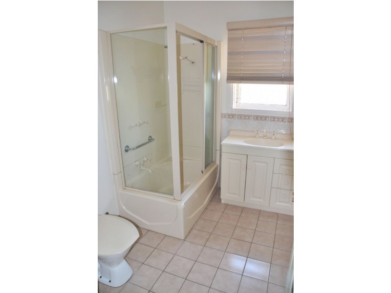 11 TOOLAMBA ROAD, Mooroopna VIC 3629