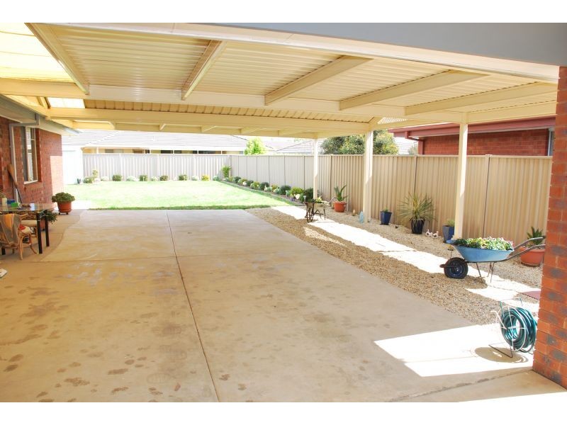 72 KIALLA LAKES DRIVE, Kialla VIC 3631