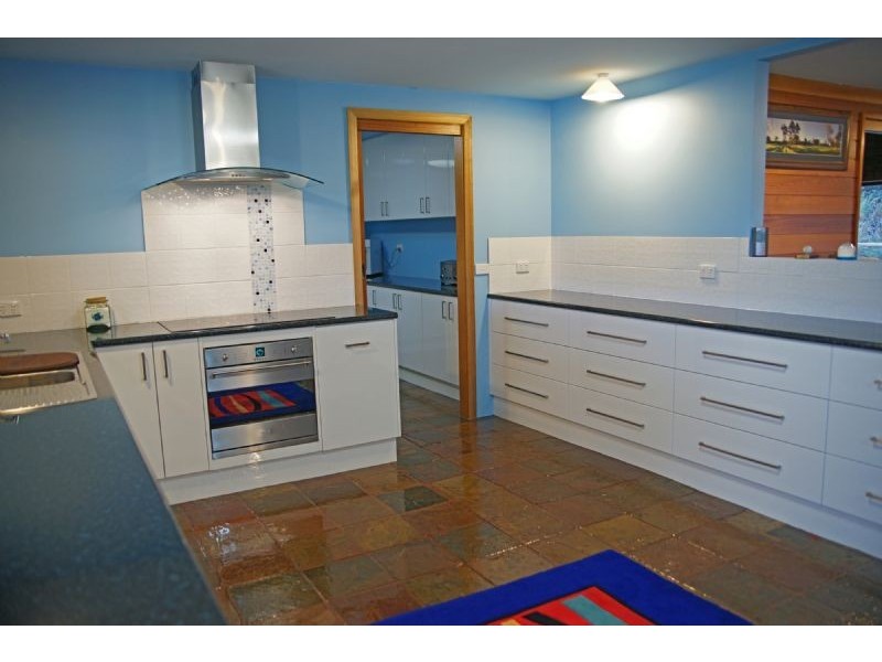 140  LAWS ROAD, Kialla VIC 3631