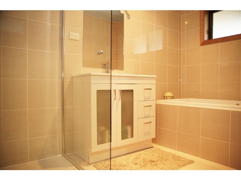 140  LAWS ROAD, Kialla VIC 3631