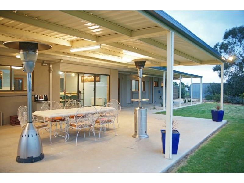 140  LAWS ROAD, Kialla VIC 3631