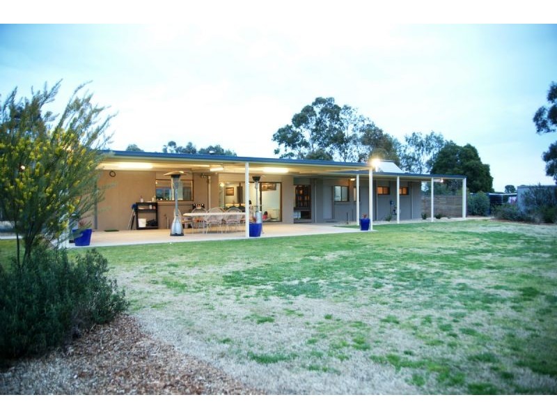 140  LAWS ROAD, Kialla VIC 3631