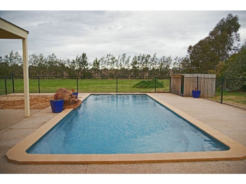 140  LAWS ROAD, Kialla VIC 3631