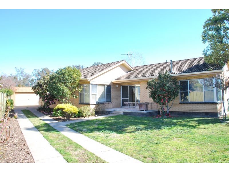 72 SUTCLIFFE STREET, Shepparton VIC 3630