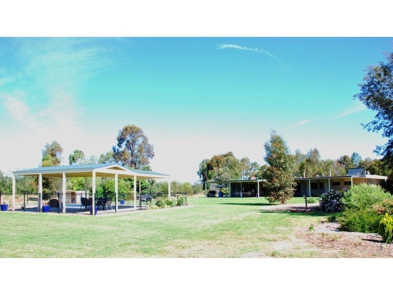 140 LAWS DRIVE, Kialla VIC 3631