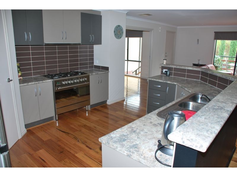 38 Vickers Street, Kialla VIC 3631