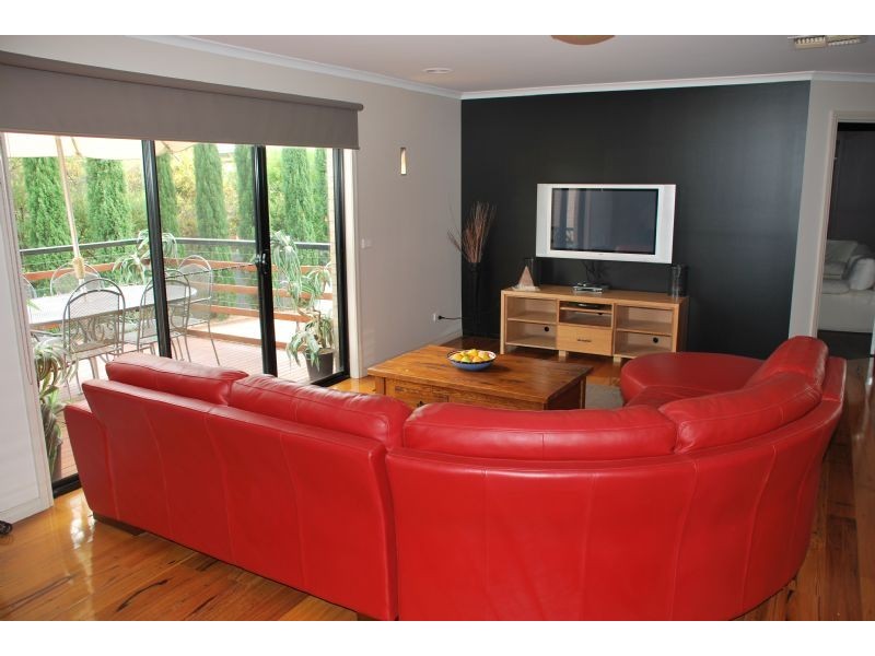 38 Vickers Street, Kialla VIC 3631