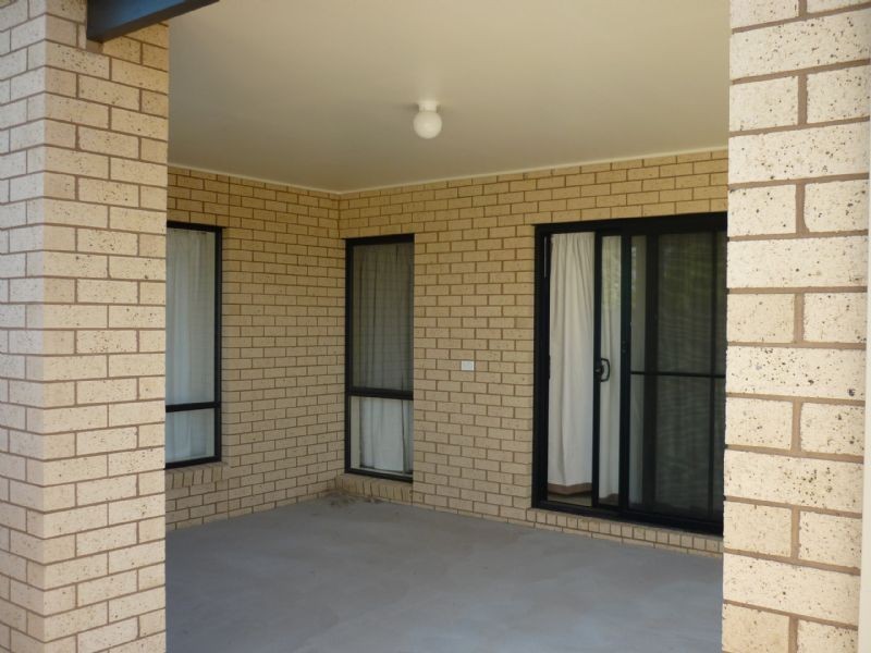 11 HUMMINGBIRD WAY, Shepparton VIC 3630