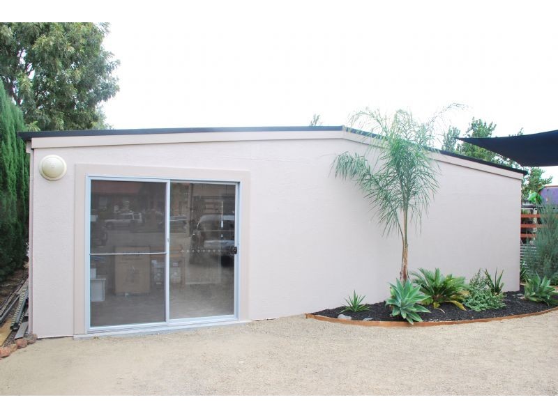 38 VICKERS ST, Kialla VIC 3631