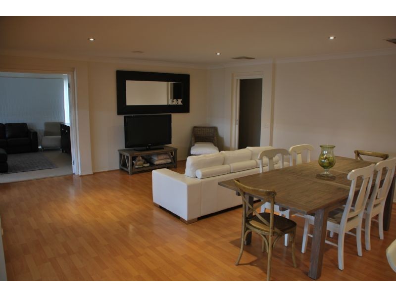 214 WARANGA DRIVE, Kialla VIC 3631