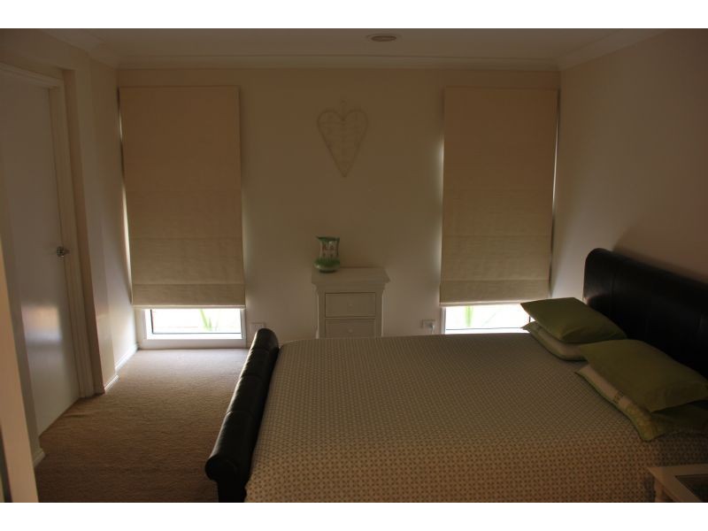 214 WARANGA DRIVE, Kialla VIC 3631