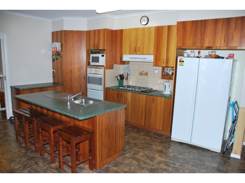 9  REID ST, Mooroopna VIC 3629