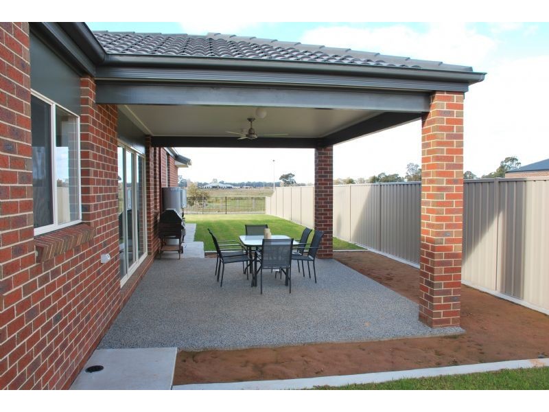 15 CARDINIA COURT, Kialla VIC 3631