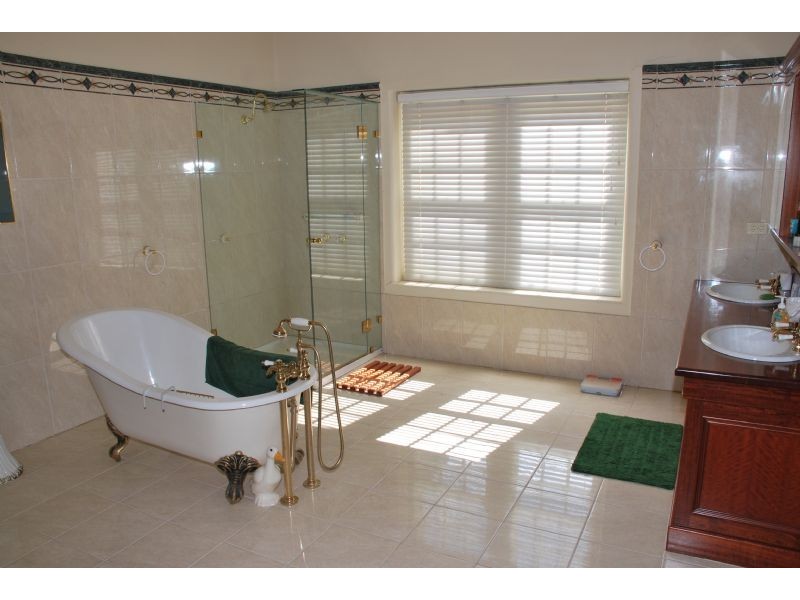 111 Maude Street, Shepparton VIC 3630