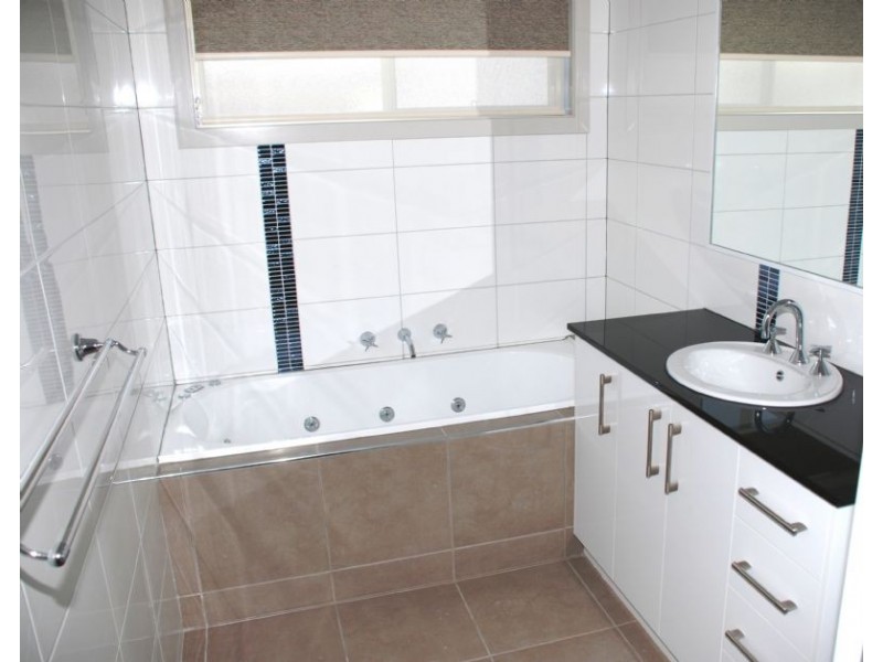 37 Riverview Drive, Kialla VIC 3631