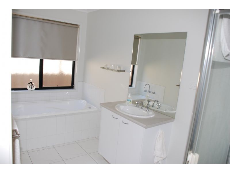 20 Taig Avenue, Kialla VIC 3631