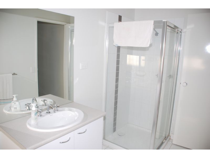 20 Taig Avenue, Kialla VIC 3631