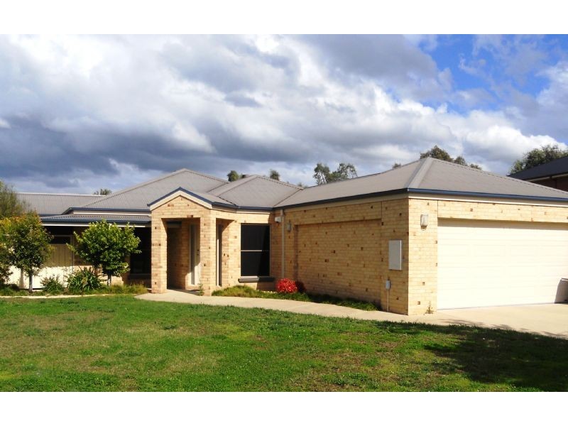 1 Bulloo Place, Kialla VIC 3631