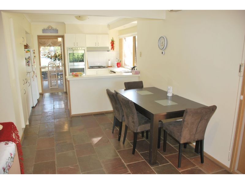 3 Gordon Drive, Kialla VIC 3631