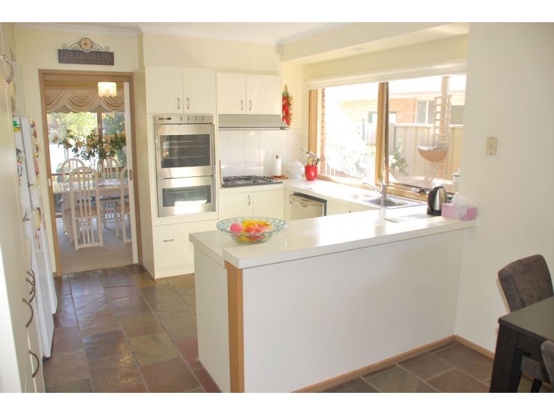 3 Gordon Drive, Kialla VIC 3631