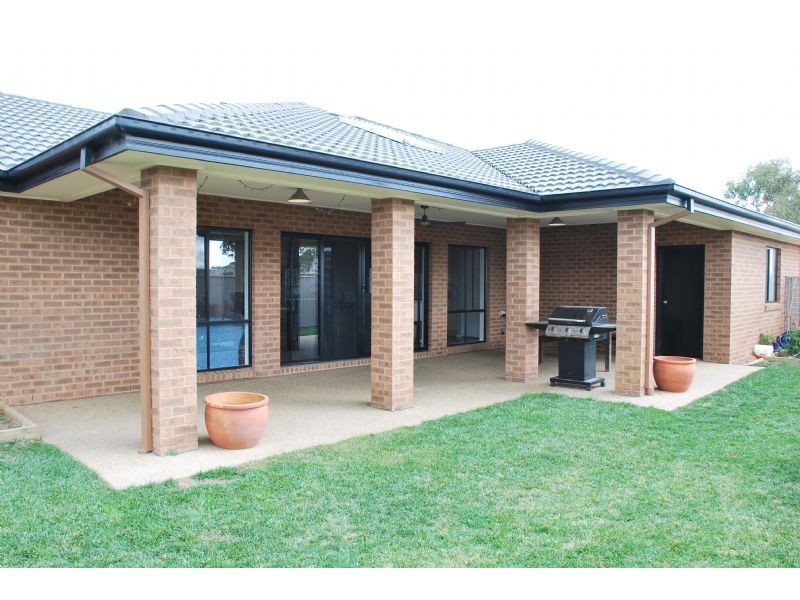 6 Prospect Crescent, Kialla VIC 3631