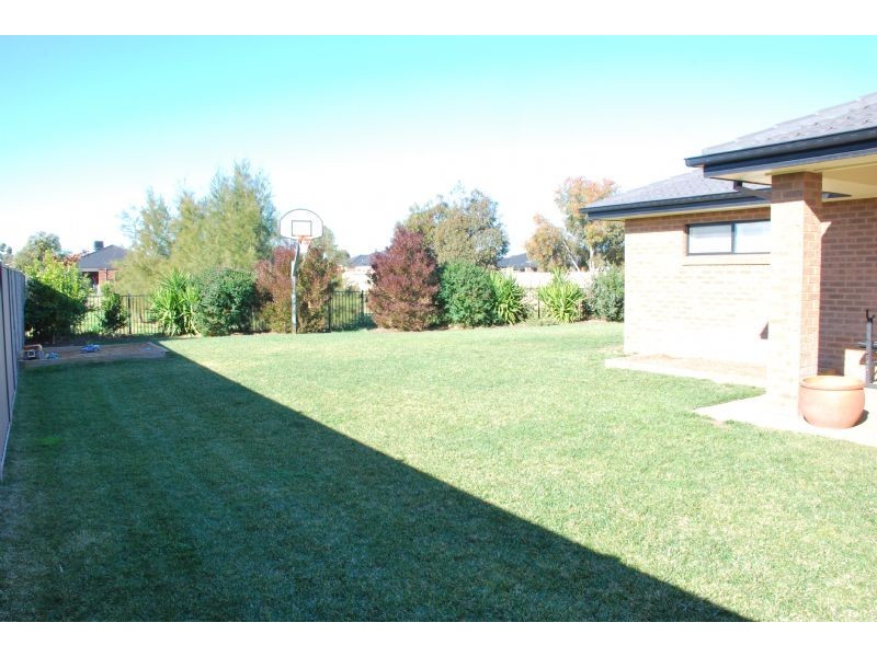 6 Prospect Crescent, Kialla VIC 3631