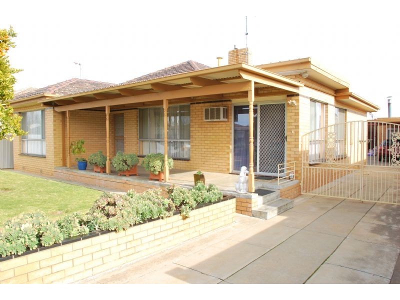 8 Hamilton Street, Shepparton VIC 3630