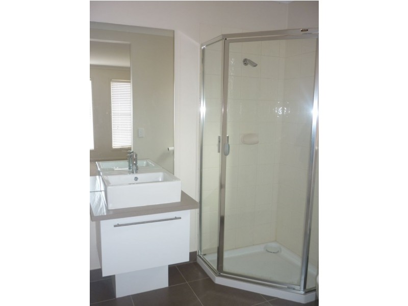 12 Taig Avenue, Kialla VIC 3631