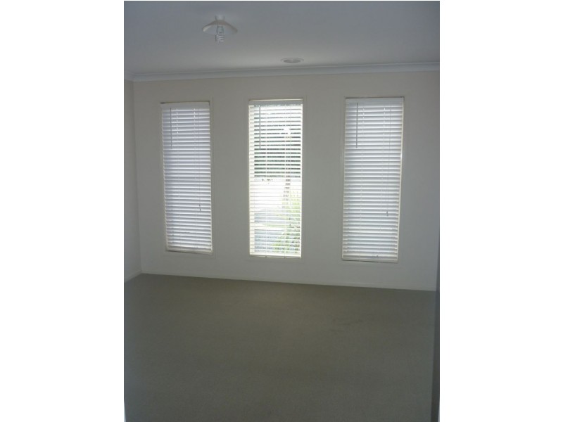 12 Taig Avenue, Kialla VIC 3631