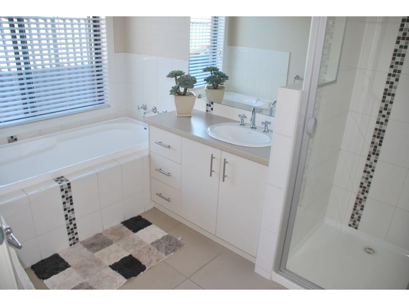 8 Curlew Place, Shepparton VIC 3630