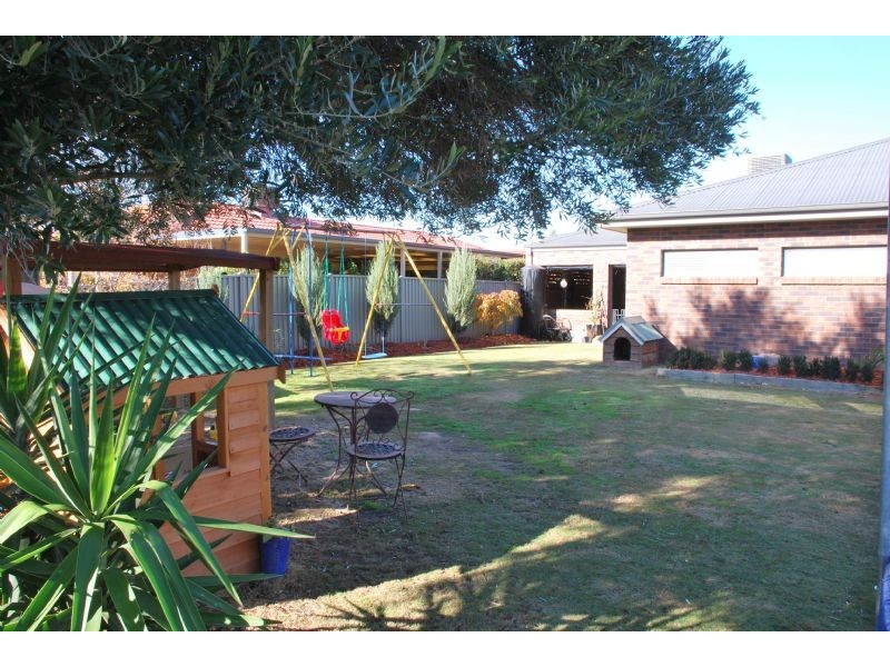 8 Curlew Place, Shepparton VIC 3630