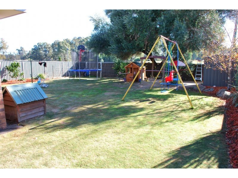 8 Curlew Place, Shepparton VIC 3630