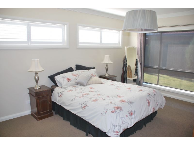 8 Curlew Place, Shepparton VIC 3630