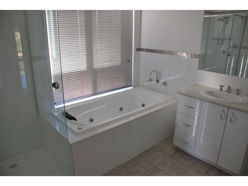 3 Dunrossil Court, Shepparton VIC 3630