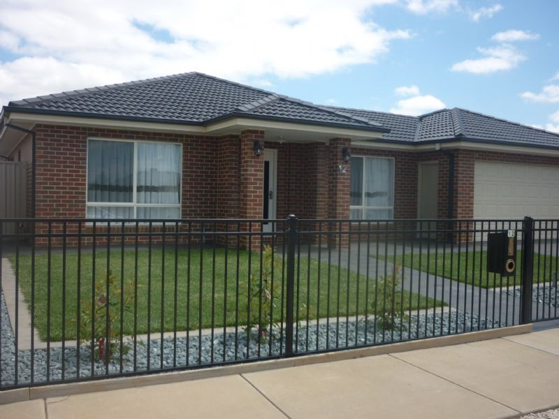 12 Brambuck Avenue, Kialla VIC 3631